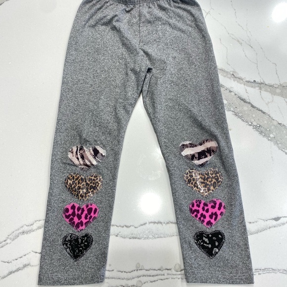Random Hearts Matching Set Top and Leggings Size 5/6 - Picture 6 of 14